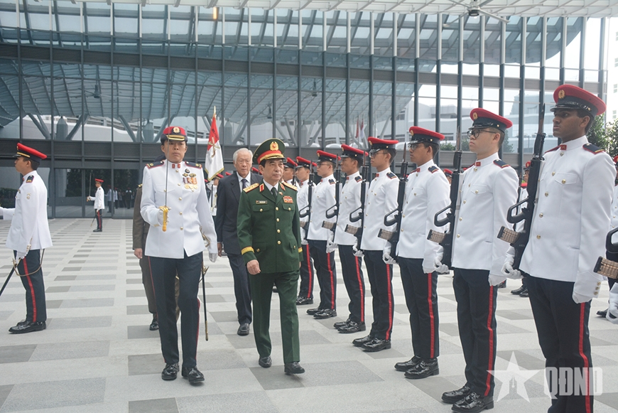 Đại tướng Phan Văn Giang gặp song phương Bộ trưởng Bộ Quốc phòng Singapore